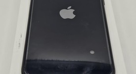 Mint
													Apple iPhone SE 3rd Gen 2022 - Unlocked, Midnight, 64 GB, A2595, photo 5 of 12