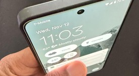 Mint
													Nothing Phone 3a Pro - Unlocked, Black, 256 GB, 12 GB, photo 4 of 12