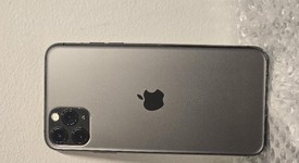 Good
													Apple iPhone 11 Pro Max - Unlocked, Gray, 64 GB, A2161, photo 2 of 11