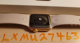Mint
													Apple Watch SE 1st Gen 40mm - Gold, A2351 - GPS, Aluminum, photo 3 of 3