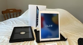 Good
													Apple iPad 6th Gen - Unlocked, Gold, 128 GB, A1954, photo 4 of 4