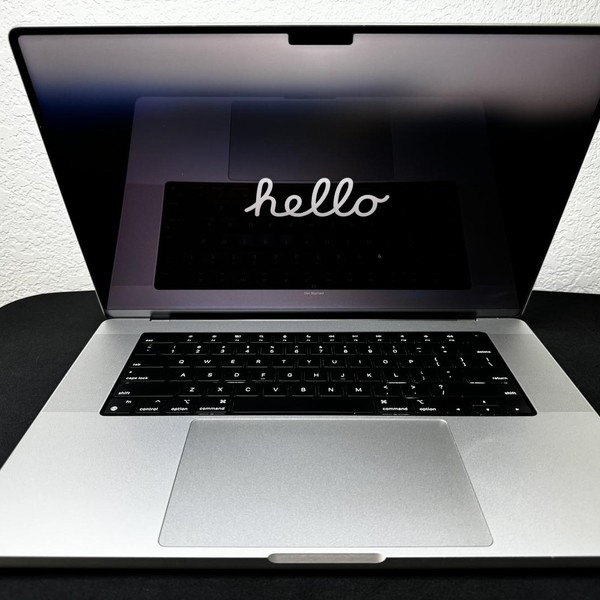 MacBook Pro 2021 - 16 inch - 512 GB, Silver, 16 GB, Apple M1 Pro 10-core