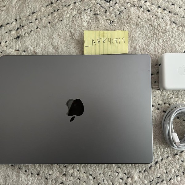 MacBook Pro 2021 - 14 inch - 512 GB, Silver, 16 GB, Apple M1 Pro 8-core