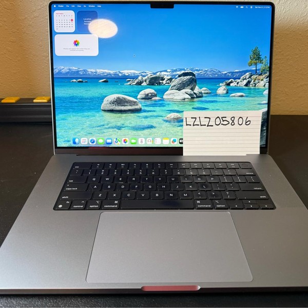 MacBook Pro 2021 - 16 inch - 1 TB, Gray, 64 GB, Apple M1 Max