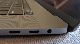 Good
													MacBook Pro 2018 (With Touch Bar) - 15" - I9, Gray, 512 GB, 32 GB, photo 4 of 11