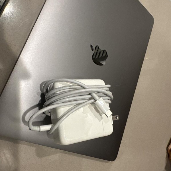 MacBook Pro 2016 (No Touch Bar) - 13 inch - 256 GB, Gray, 8 GB