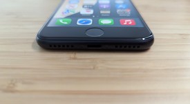 Good
													Apple iPhone SE 3rd Gen 2022 - Unlocked, Midnight, 64 GB, A2595, photo 3 of 13