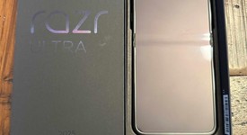Mint
													Motorola Razr Ultra (2025) - T-Mobile, PANTONE Scarab, 512 GB, 16 GB, photo 1 of 11