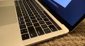 Good
													MacBook Pro 2017 (With Touch Bar) - 13" - Silver, 256 GB, 16 GB, photo 4 of 16