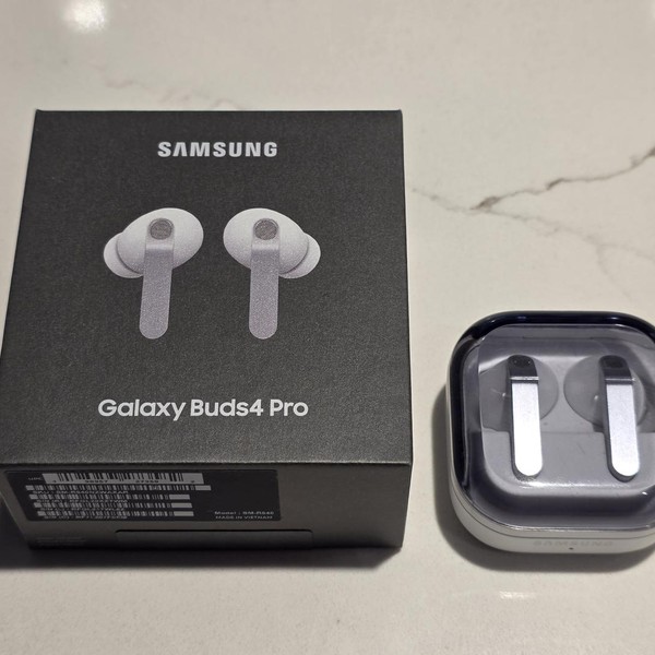 Samsung Galaxy Buds4 Pro - White