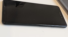 Good
													Google Pixel 2 XL - Unlocked, Black, 128 GB, Google Edition, photo 3 of 5