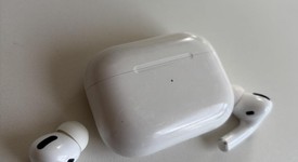 Used
													Apple AirPods Pro - Wireless Case, photo 2 of 3