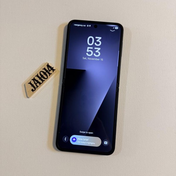 Samsung Galaxy Z Flip7 FE - Unlocked, Black, 128 GB, 8 GB, SM-F761U1