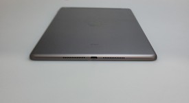 Fair
													Apple iPad 7th Gen - Unlocked, Gray, 128 GB, A2198, photo 2 of 7