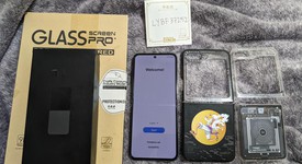 Good
													Samsung Galaxy Z Flip5 - Verizon, Graphite, 256 GB, 8 GB, SM-F731U, photo 2 of 11