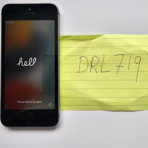 Apple iPhone SE 1st Gen 2016 - Unlocked, Grey, 16 GB, A1662