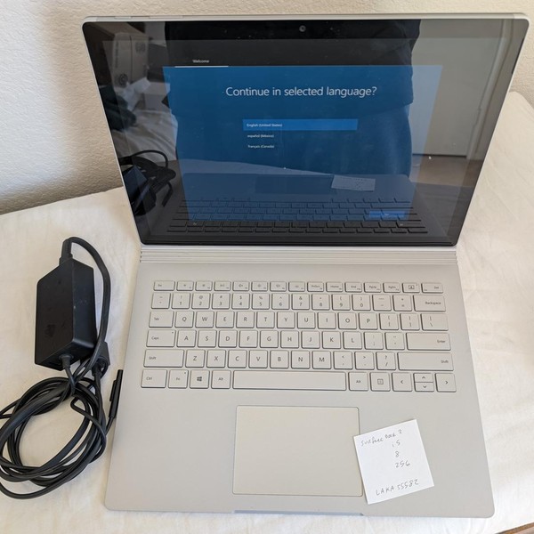 Microsoft Surface Book 2 13.5 inch - 256 GB, 8 GB, Intel Core i5