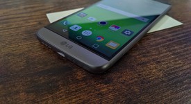 Mint
													LG G5 - Unlocked, Gray, 32 GB, RS988, photo 2 of 6