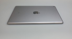 New
													Apple iPad 5th Gen - Unlocked, Gray, 32 GB, A1823, photo 4 of 7