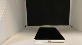 Fair
													Google Pixel 2 XL - Verizon, Black & White, 64 GB, Verizon Edition, photo 4 of 7