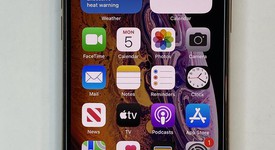 Good
													Apple iPhone Xs - Verizon, Gold, 64 GB, A1920, photo 1 of 7