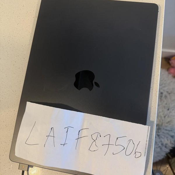 MacBook Pro 2025 - 14 inch - 512 GB, Space Black, 16 GB, Apple M5