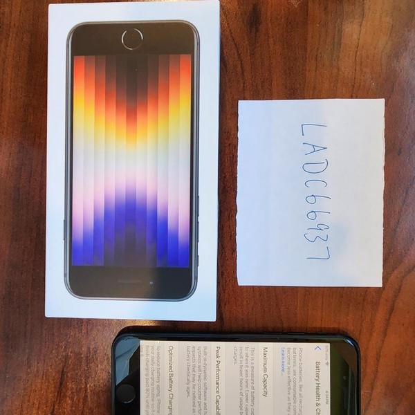 Apple iPhone SE 3rd Gen 2022 - Unlocked, 64 GB, Midnight, A2595