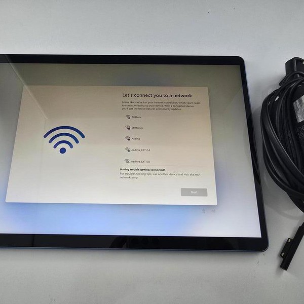 Microsoft Surface Pro 9 - Wi-Fi, 256 GB, Sapphire, 8 GB, Intel Core i5, Wi-Fi