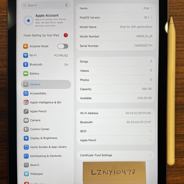 Apple iPad Air 5th Gen - Wi-Fi, 256 GB, Gray, A2588