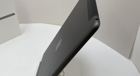 Mint
													Apple iPad 9th Gen - Unlocked, Gray, 64 GB, A2603, photo 4 of 6