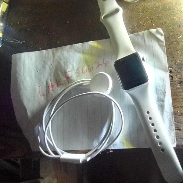 Apple Watch Series 3 38mm - Silver, A1858, Aluminum - GPS