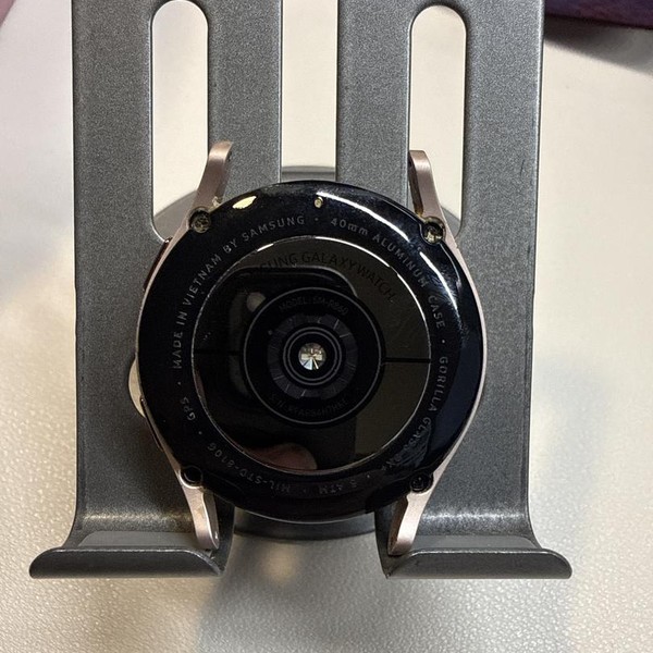 Samsung Galaxy Watch4 - Wi-Fi, Gold, 40mm