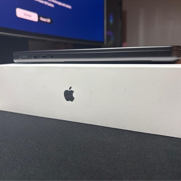 MacBook Pro 2025 - 14 inch - 1 TB, Space Black, 24 GB, Apple M5