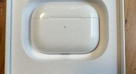 Used
													Apple AirPods Pro - MagSafe Case, photo 5 of 8