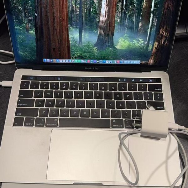 MacBook Air 2019 - 13 inch - 512 GB, Silver, 8 GB, Intel Core i5