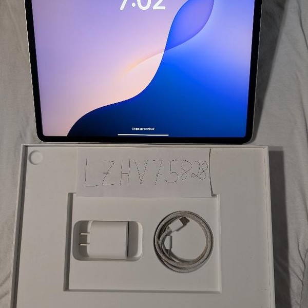 Apple iPad Pro 12.9 inch 3rd Gen 2018 - Wi-Fi, 64 GB, Silver, A1876