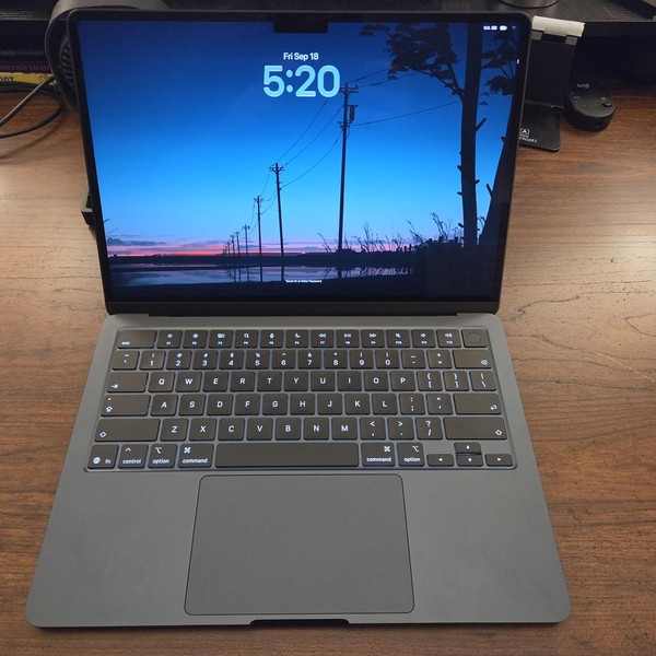 MacBook Air 2026 (M5) - 13 inch - 512 GB, Midnight, 16 GB, Apple M5 10-Core (8-core GPU)