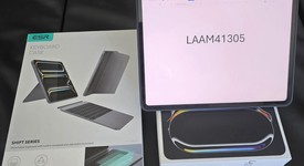 Mint
													Apple iPad Pro 13" (M5) 2025 - Unlocked, Apple M5 9-Core, Space Black, 512 GB, A3361, Standard Glass, photo 1 of 15