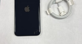 Mint
													Apple iPhone SE 3rd Gen 2022 - Unlocked, Midnight, 64 GB, A2595, photo 2 of 9