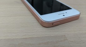 Good
													Apple iPhone SE 1st Gen 2016 - Unlocked, Rose Gold, 32 GB, A1662, photo 4 of 6