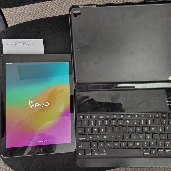 Apple iPad 6th Gen - Unlocked, Silver, 32 GB, A1954