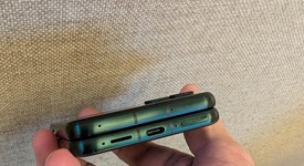 Mint
													Motorola Razr Ultra (2025) - AT&T, PANTONE Scarab, 512 GB, 16 GB, photo 1 of 12
