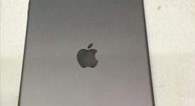Good
													Apple iPad Air - Unlocked, Gray, 32 GB, photo 3 of 7