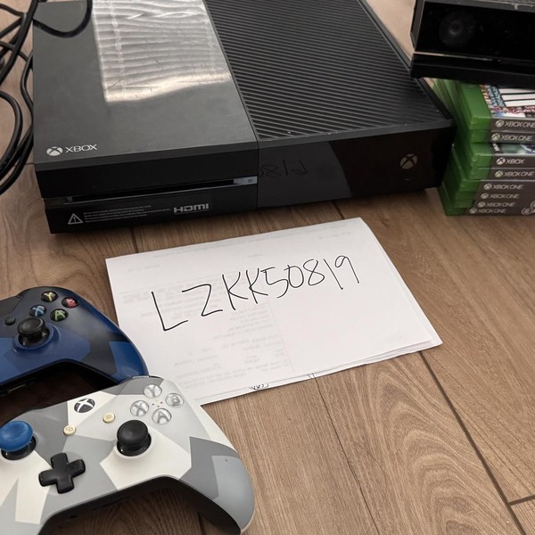 Xbox One (2013) - Black, 500 GB
