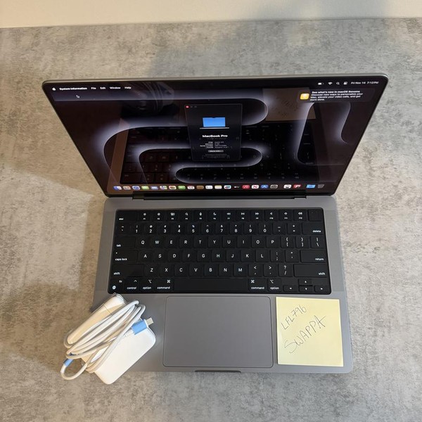 MacBook Pro Late 2023 (M3) - 14 inch - 512 GB, Gray, 8 GB, Apple M3, 10-core GPU