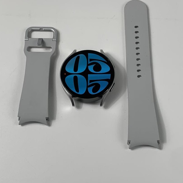Samsung Galaxy Watch6 - Unlocked, Silver, 44mm
