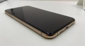 Good
													Apple iPhone Xs Max - Unlocked, Gold, 64 GB, A1921, photo 4 of 6