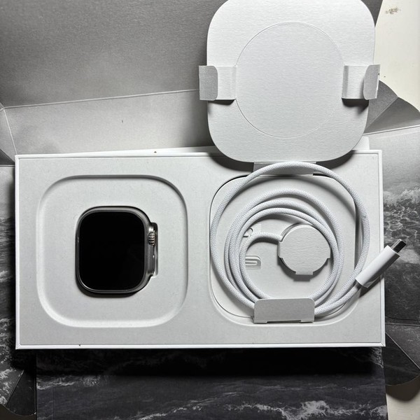 Apple Watch Ultra 2 49mm - Unlocked, Natural, A2986