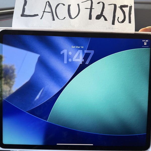 Apple iPad Pro 12.9 inch 6th Gen 2022 - Unlocked, 256 GB, Silver