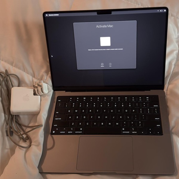 MacBook Pro 2023 - 14 inch - 512 GB, Silver, 16 GB, Apple M2 Pro 10-core